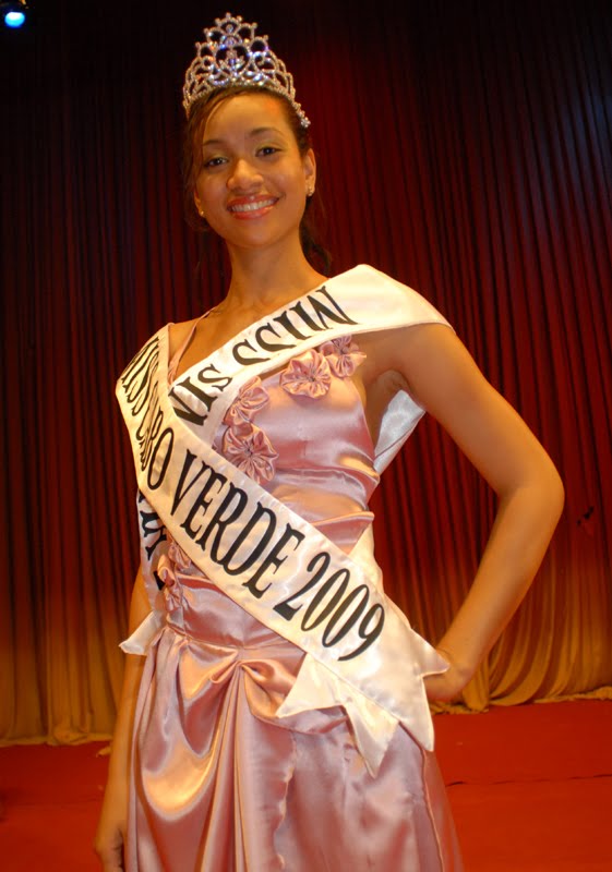 Joceline Fortes was crowned Miss Cabo Verde 2009